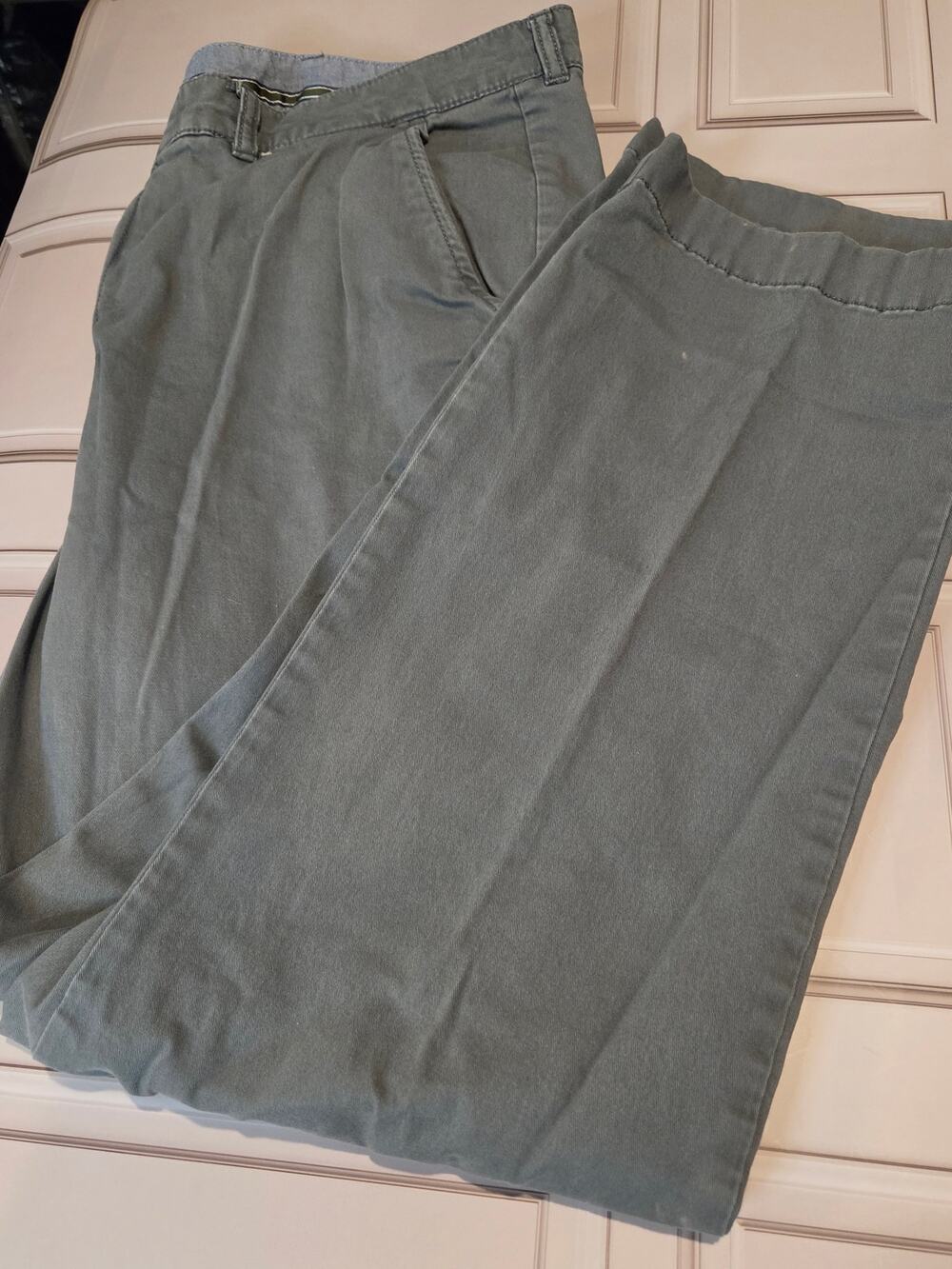 L.L.Bean Men’s Classic Fit  Gray 98% Cotton Stretch Chino Pants Dadcore